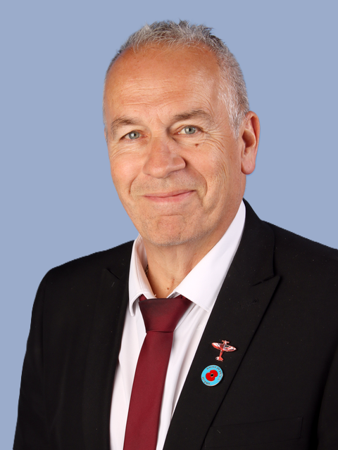 Photo of Peter Robinson 